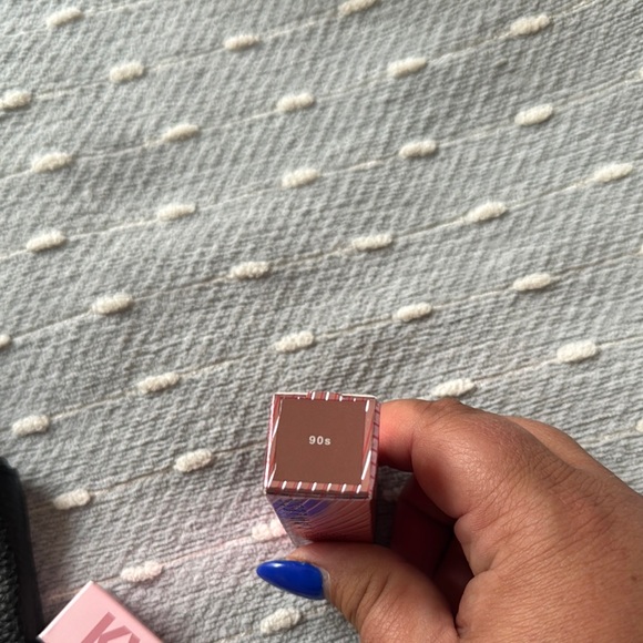 11 PC Makeup Sample Pouch with Assorted Cosmetics - Picture 3 of 8